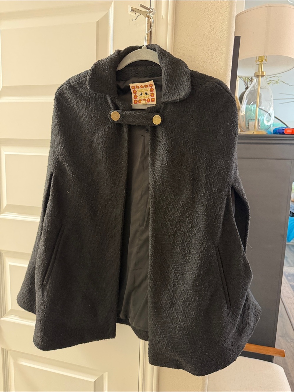 Women's Chelsea & Violet Textured Cape/Jacket Coat in black size small